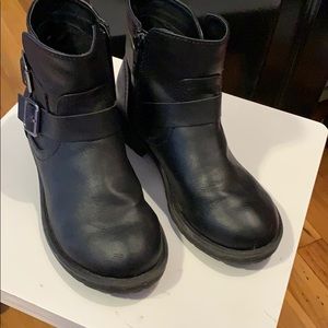 Girls black boots